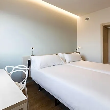 Barcelona Hotel 3*