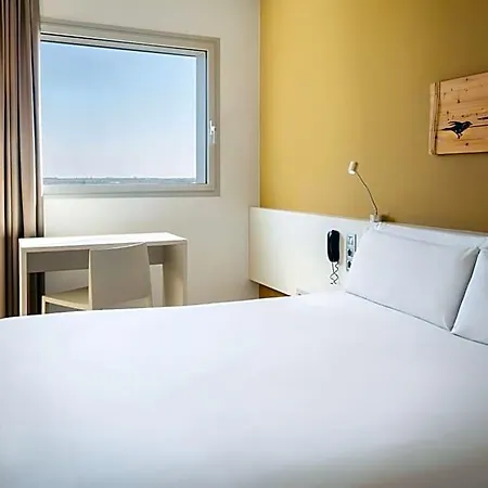 Barcelona Hotel 3*